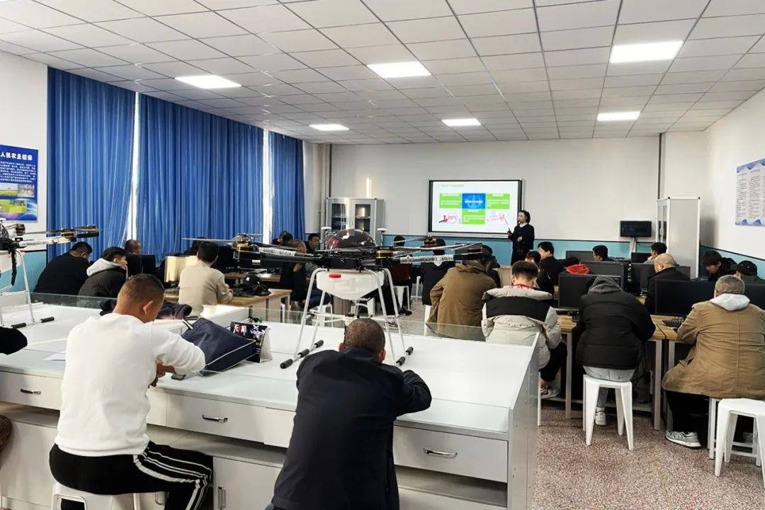 石河子职业技术学院圆满完成第三期兵团残疾人职业技能培训 赋能就业，点亮未来